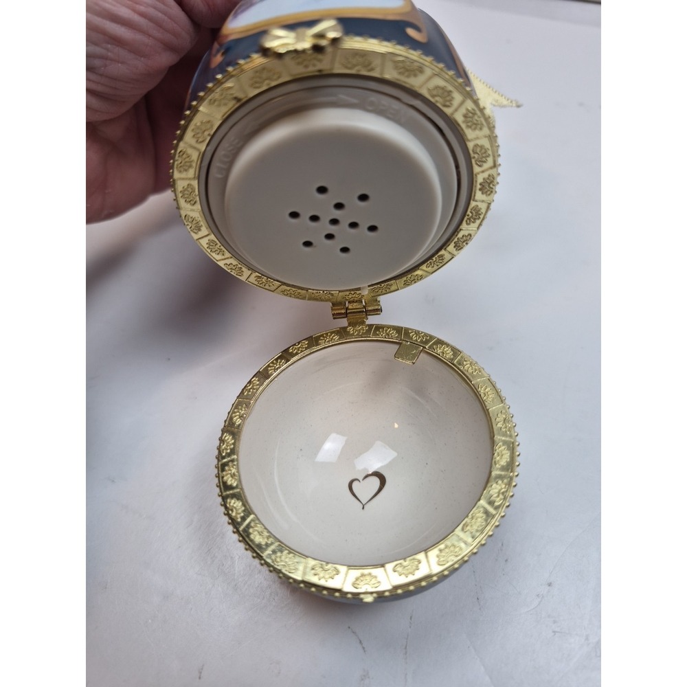 Arden Porcelain Hinged Egg Ornament Cobalt Blue Winter Village Scene Trinket Box - Picture 9 of 10